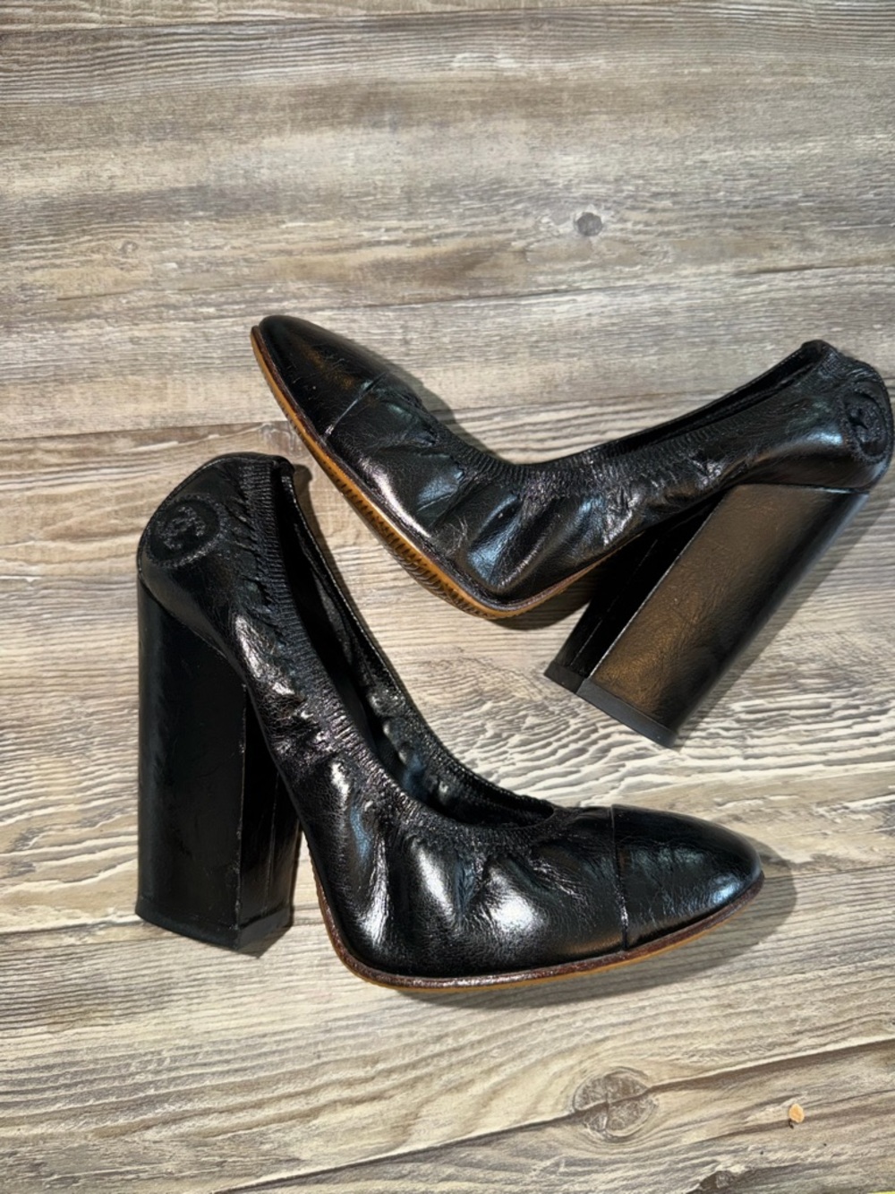 CHANEL Black Leather Block Heel Pumps with Quilted CC Motif - Picture 2 of 12